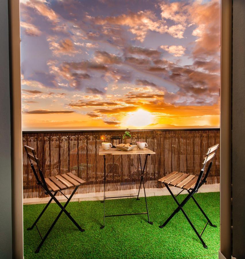 Yiannis Suite Santorini Firá Buitenkant foto