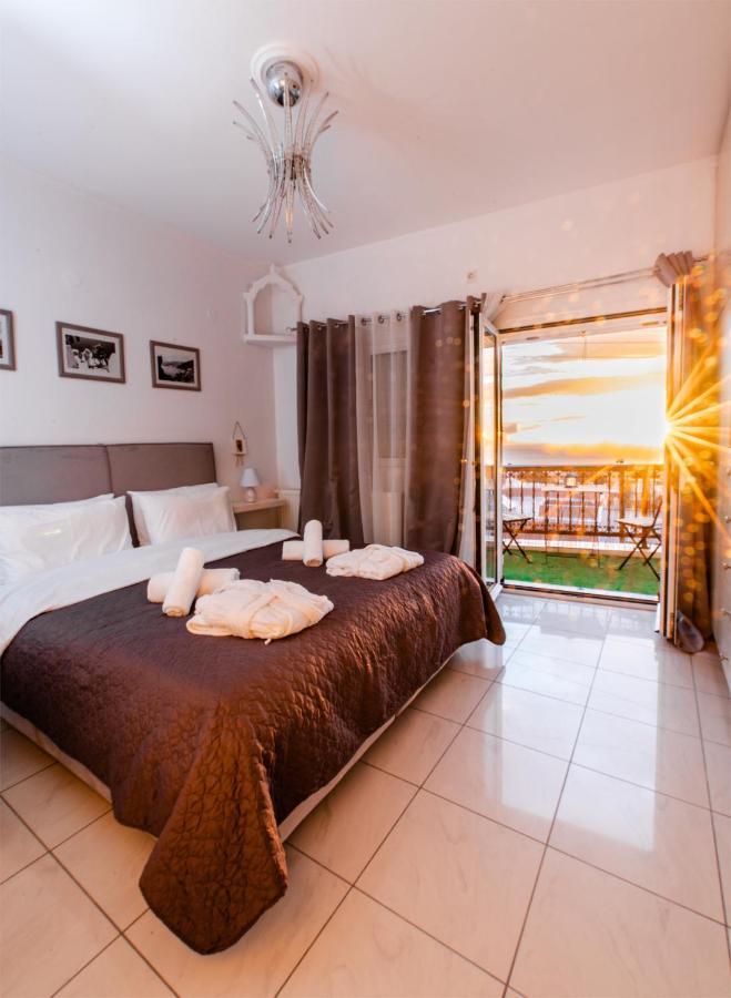 Yiannis Suite Santorini Firá Buitenkant foto