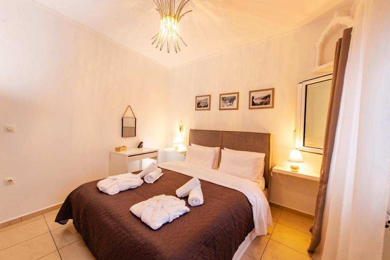 Yiannis Suite Santorini Firá Buitenkant foto